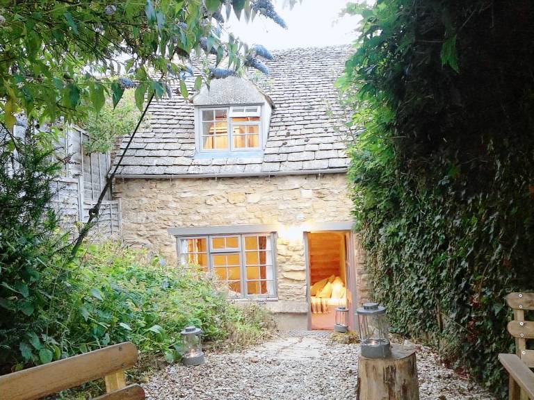 Lovely cottage with terrace, yard & BBQ | Pet-friendly — photo 3