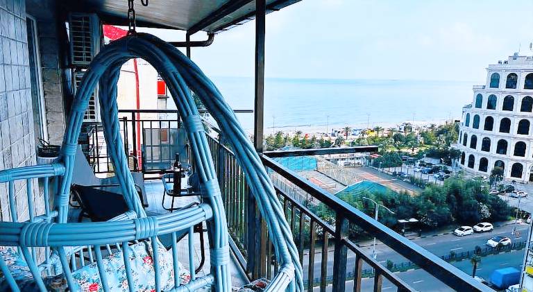 Pleasant apartment with hot tub, grill & terrace | Close to the beach | Dogs allowed in Batumi