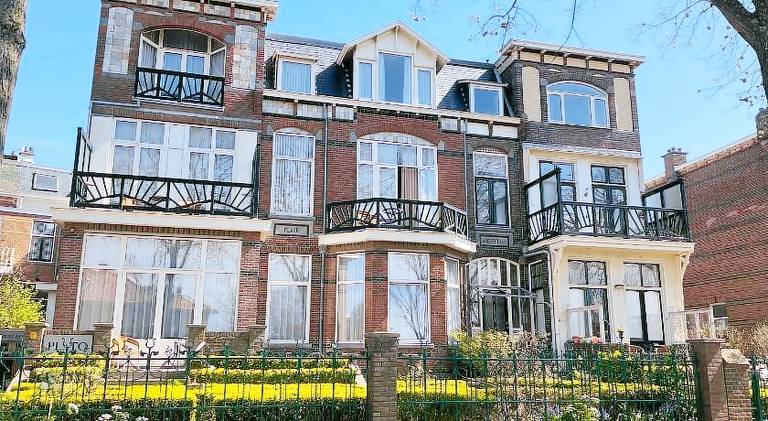 Pleasant serviced apartment with garden | Near Scheveningen Pier | Pets allowed in The Hague