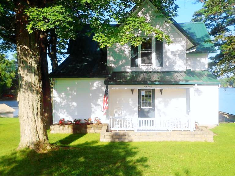 House Alexandria Bay