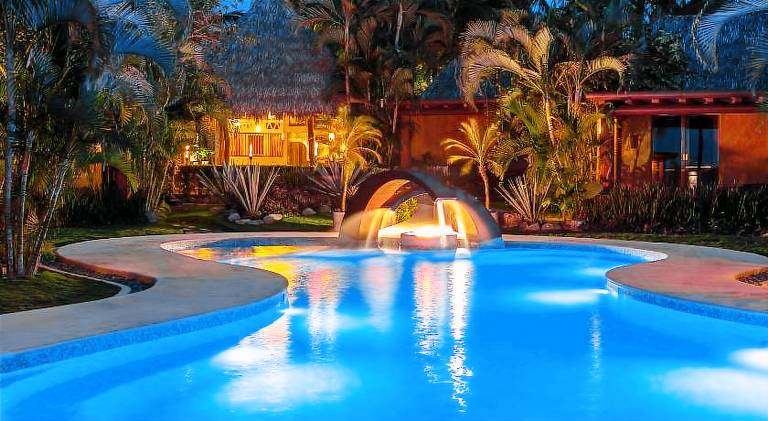 Vacation home with pool | Pet-friendly in Troncones