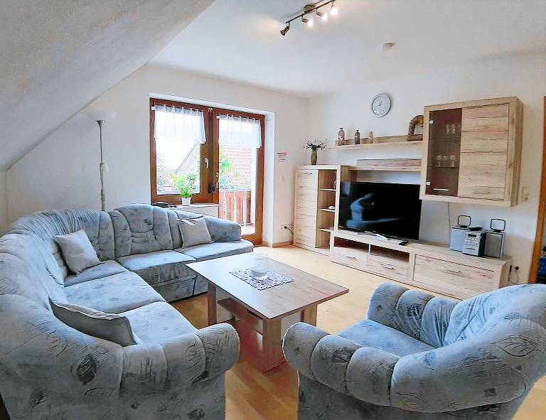 Ferienwohnung 2 mit Balkon und Einbauk&uuml;che