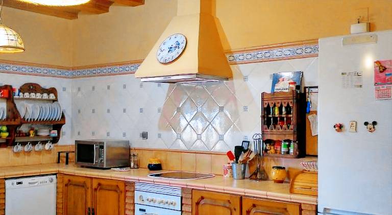 Fully equipped charming house with yard, hot tub & patio | Good for workation | Pet-friendly — photo 5