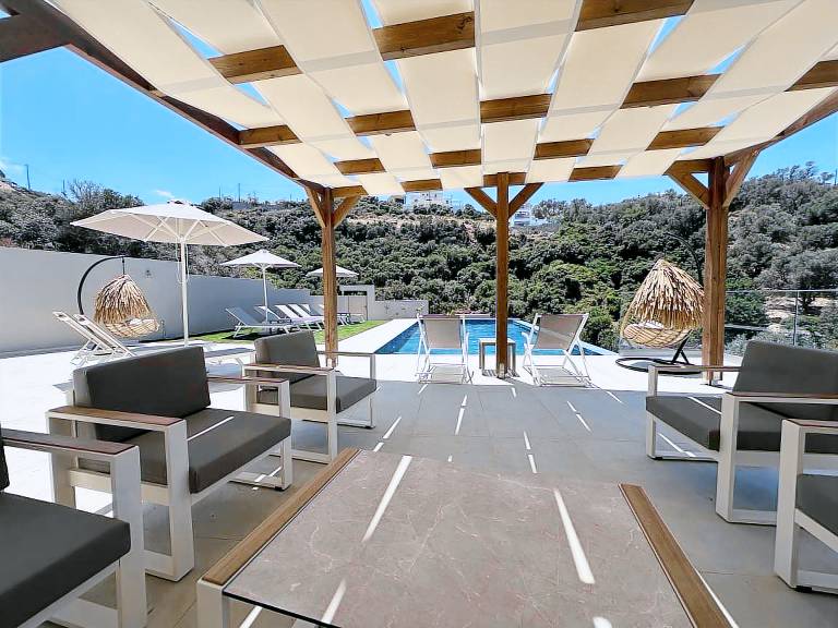 Fully equipped lovely villa with BBQ, yard & private pool | Dogs allowed — photo 3