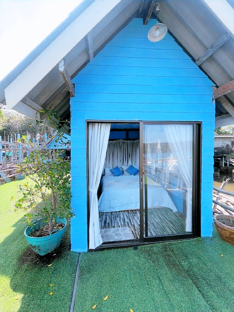 Vacation home with barbeque — photo 2