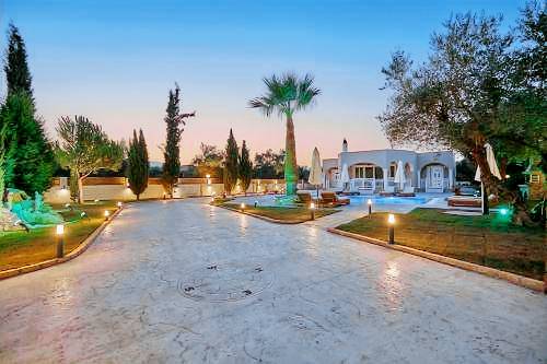 Villa with terrace, yard & jacuzzi in Zakynthos