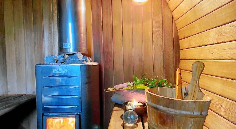 House with jacuzzi — photo 2