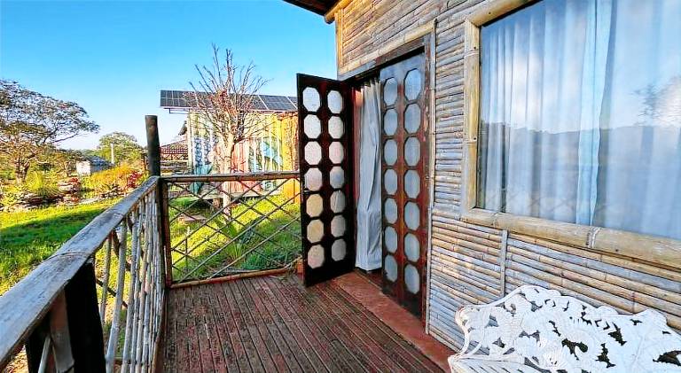 Lodge with terrace & garden — photo 2