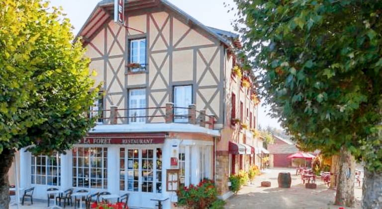 Le Chalet de la Foret Hotel 3 etoiles et Restaurant in Bourges