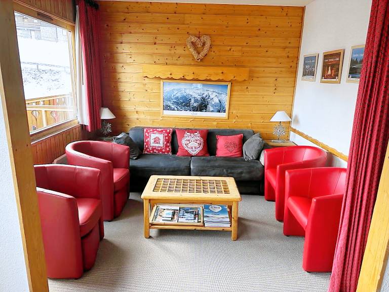 Duplex Apartment in Meribel Mottaret with Mountain Views, Near the Slopes — photo 4