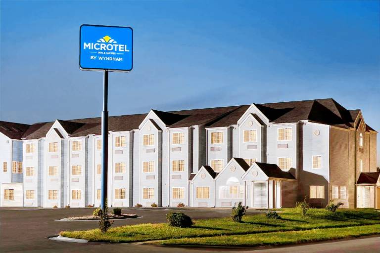 Microtel Inn & Suites by Wyndham Lincoln — photo 3