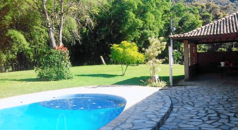 Vacation home with pool — photo 4
