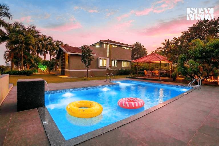 279 m&sup2; Villa