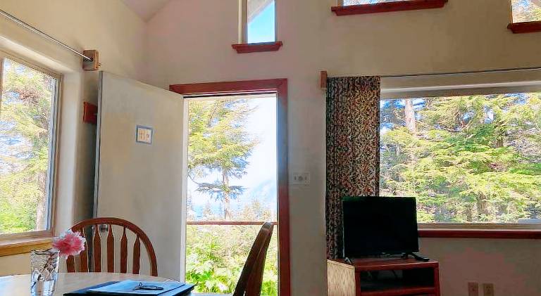 Lodge with barbecue — photo 4