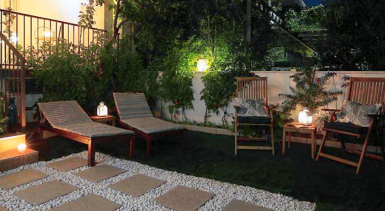 Holiday apartment with BBQ, yard & patio — photo 5