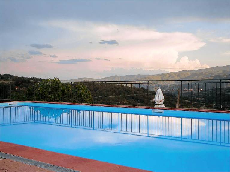 Pleasant vacation home with pool & terrace | Pets are welcome — photo 3