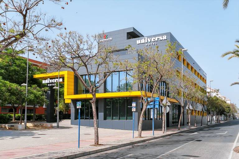 UNIVERSA HOTELES