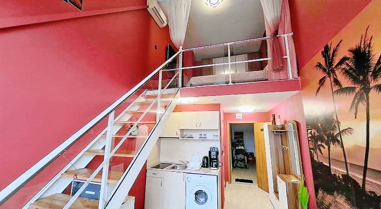 Apartment with private pool & patio | Pets allowed — photo 3