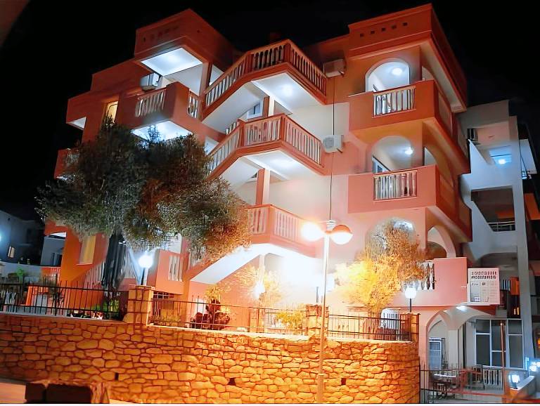 Huoneisto Ulcinj