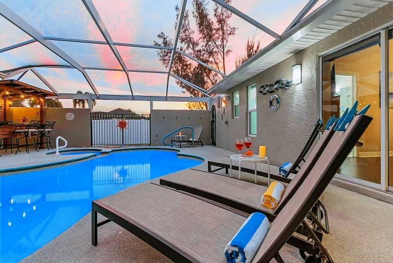 Waterfront Bliss with Pool & Spa – Your Perfect Escape Awaits - Sunset Cove - Roelens — photo 4