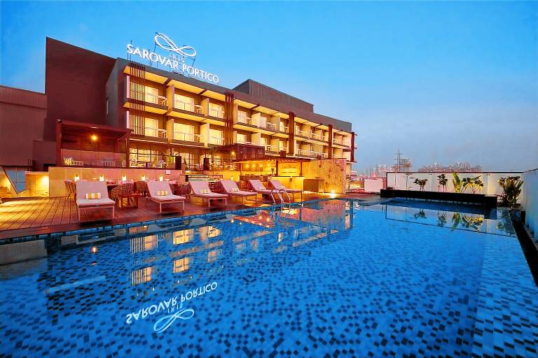 Iris Sarovar Portico