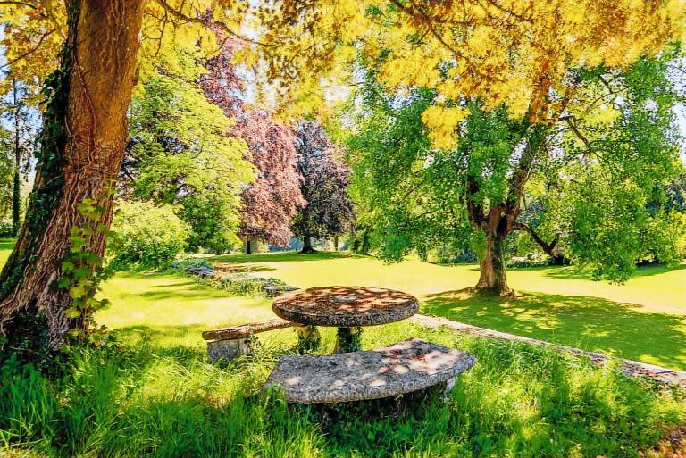 Family-friendly beautiful castle with patio, garden & sauna | Pets allowed — photo 3