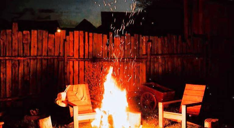 Villa with barbecue, yard & patio | Pet-friendly — photo 2