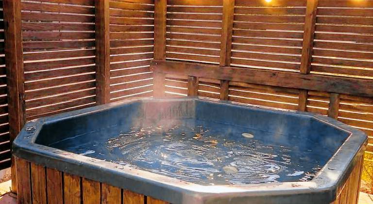Spa Studio with Hot Tub, Sauna, Parking, airport in Vantaa