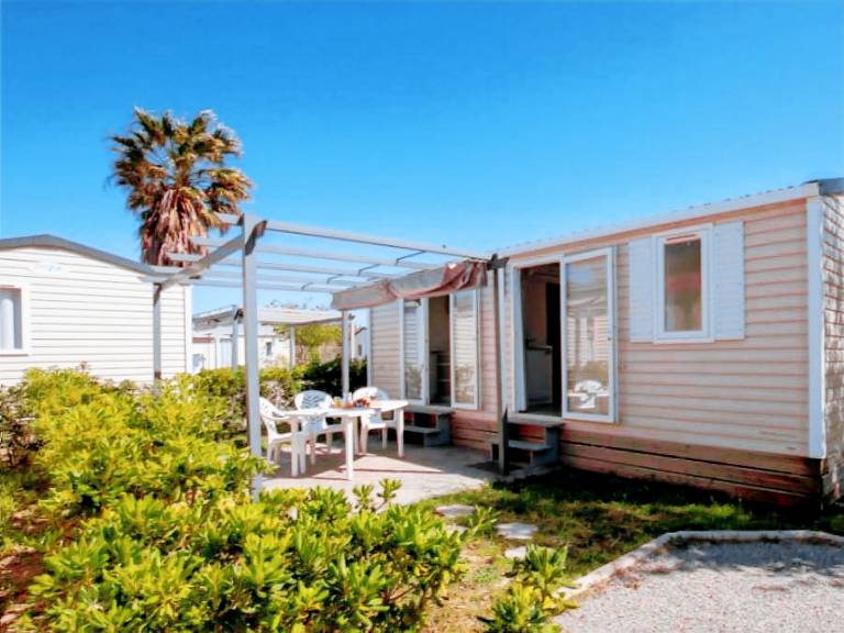 Children-friendly beautiful mobile home with terrace & heated pool | Beach nearby | Pet-friendly — photo 4