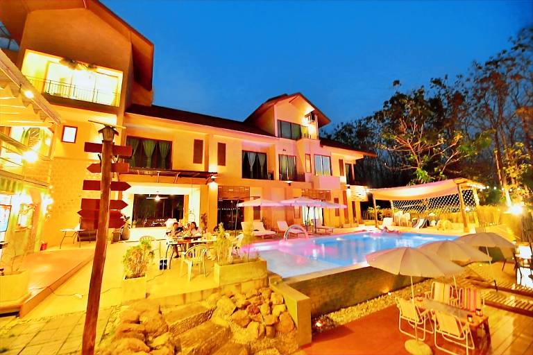 Lovely villa with BBQ, garden & jacuzzi | Suitable for remote work | Pet-friendly — photo 3