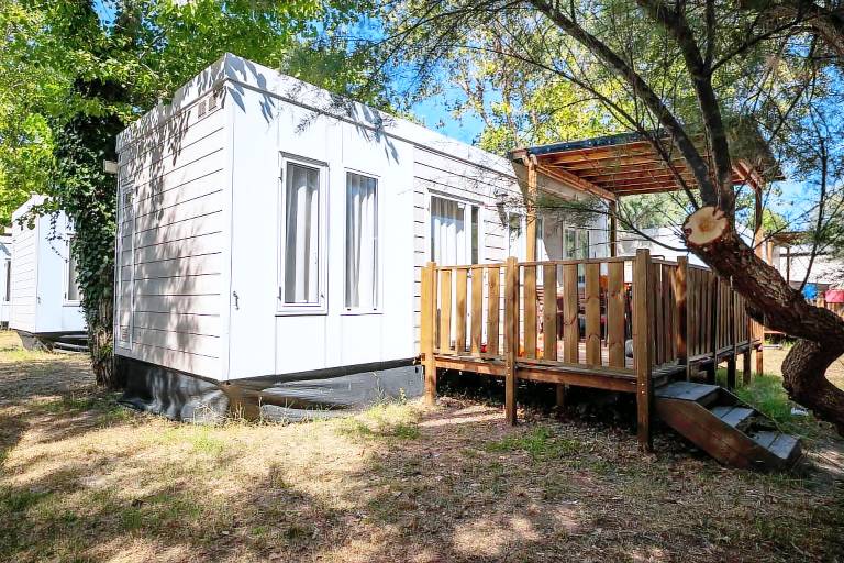 Charming mobile home with barbeque & pool | Next to the beach | Pets are welcome — photo 3