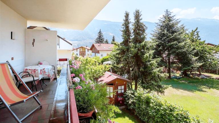 Apartment "Schnitzer - Löwenzahn" with Mountain View, Wi-Fi, Balcony & Garden in Parcines