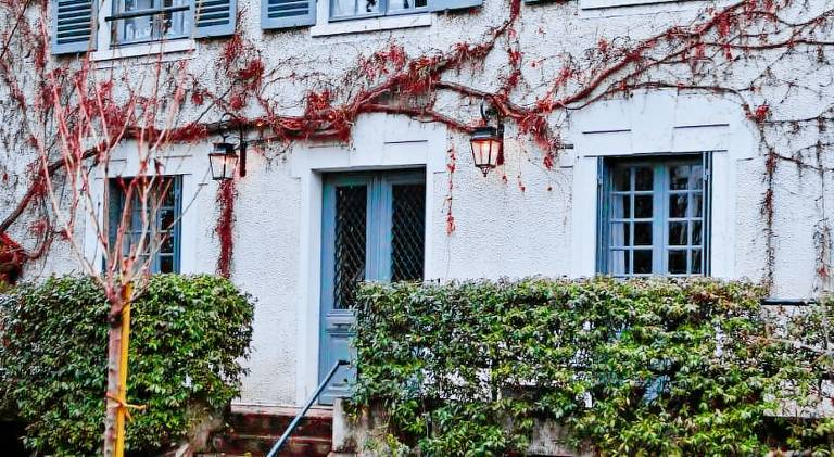 Villa with patio & yard in Gennevilliers