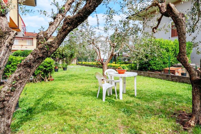 Apartment with garden | Garden view in Pistoia