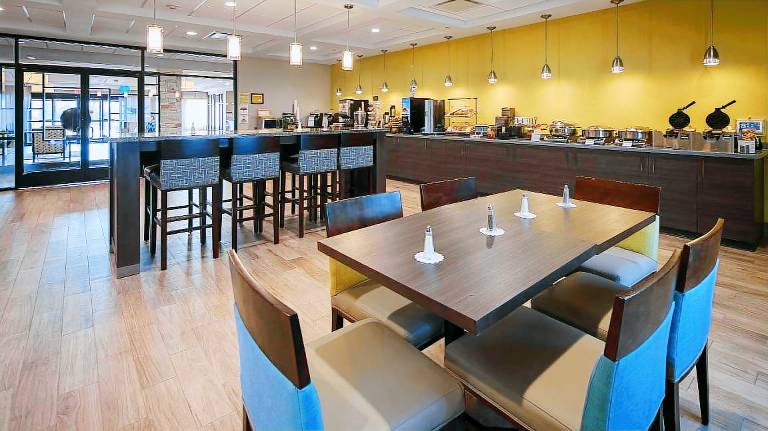 Best Western Plus College Station Inn & Suites — photo 4