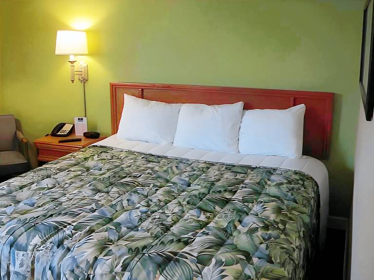 Ocean Sands Beach Boutique Inn - Stay By the Beach in Kill Devil Hills, NC