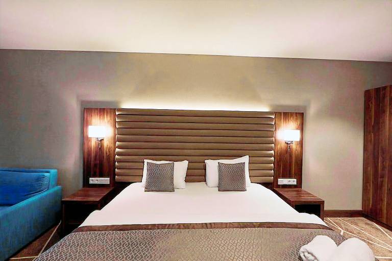 Puzzle Hotels