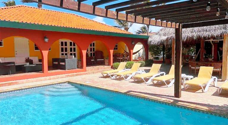 Villa with BBQ, yard & pool — photo 2