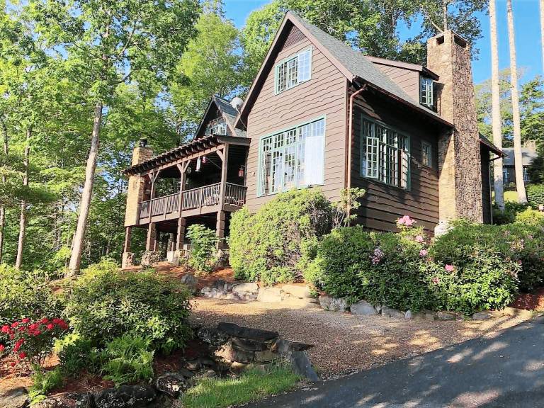Lodge  Cashiers