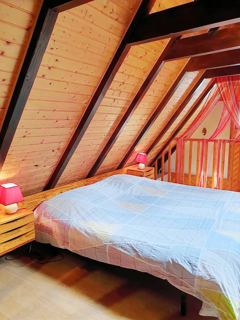 Chalet with grill, terrace & private pool | Garden view | Pet-friendly — photo 4