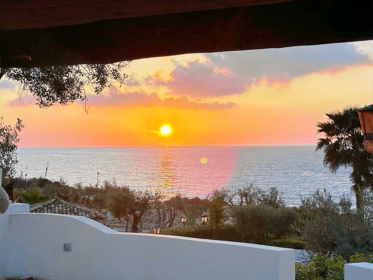 Villa with fast internet, pool & yard | Beach view in Parghelia