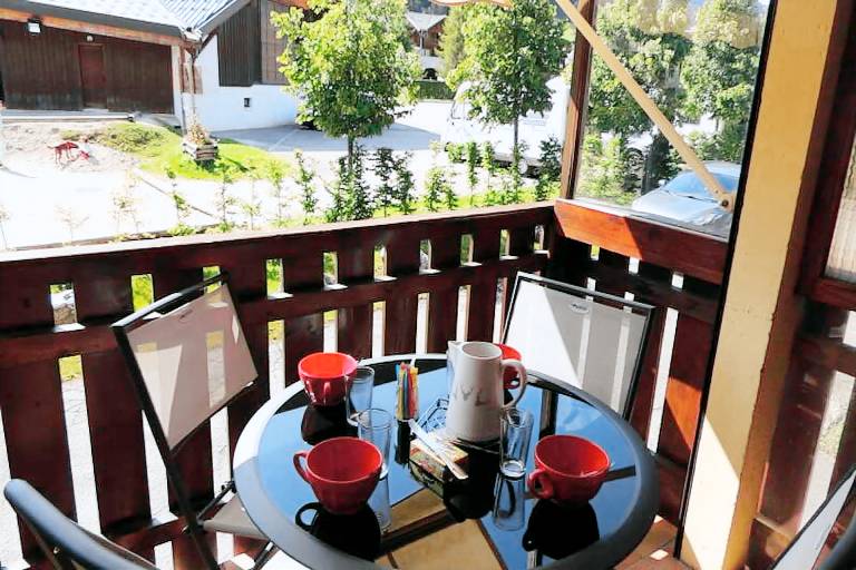 Rental apartment with patio — photo 5