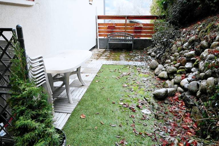 Apartment with terrace & garden — photo 5