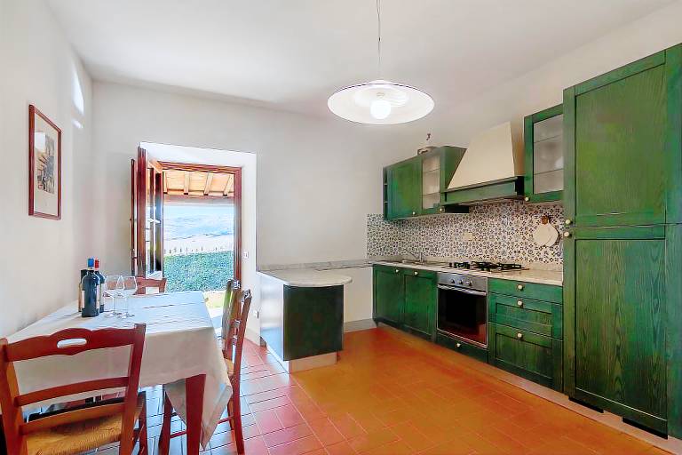 Apartment with terrace, barbeque & yard | Garden view — photo 4