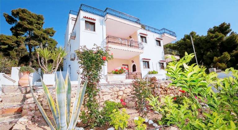 Serviced apartment with terrace, garden & BBQ | Next to the beach | Pet-friendly — photo 5