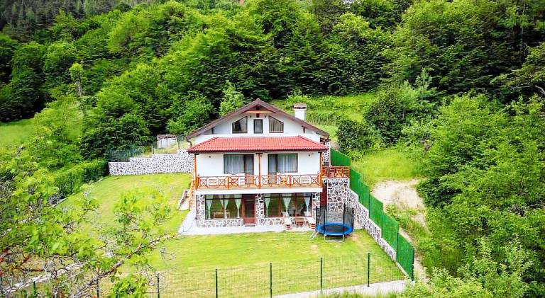 Lovely villa with jacuzzi | Dogs allowed in Smolyan