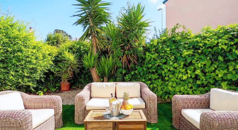 Villa with patio & yard in Cagli