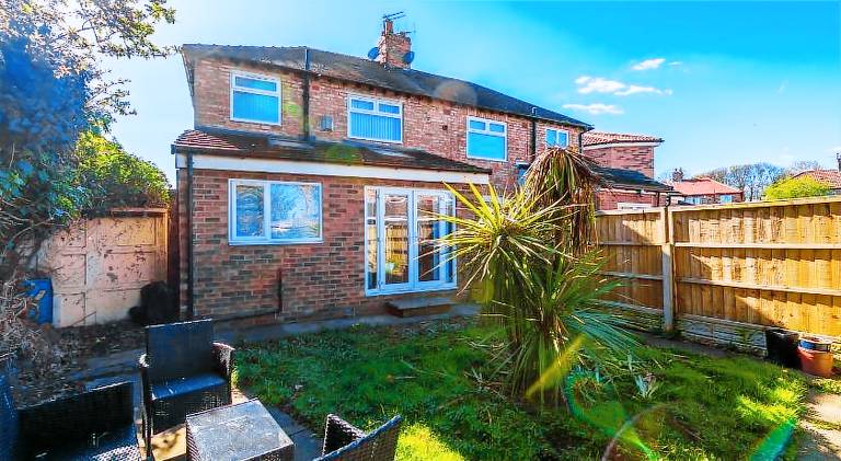 Vacation home with 1 room for 7 persons in Liverpool