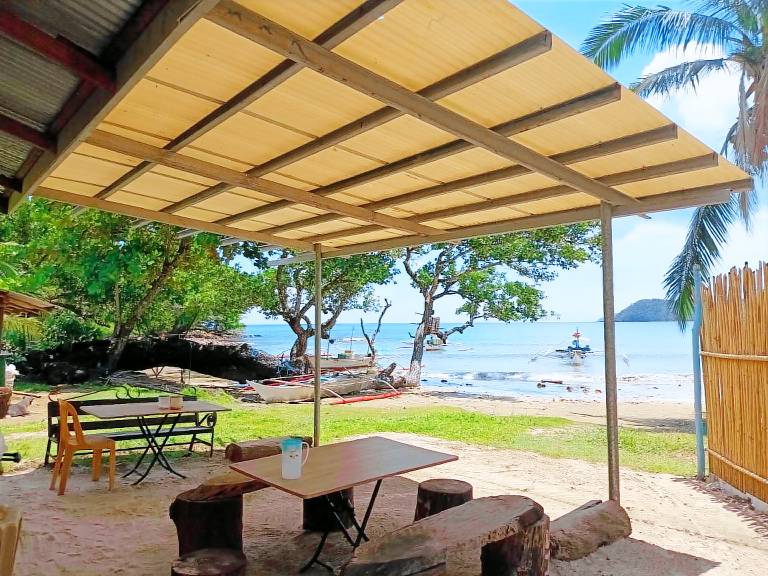 Tupi's Beachfront Minihouse Closest to the city — photo 4