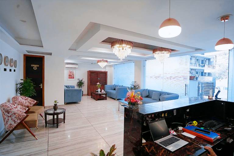 HOTEL THE LUXE 18 — photo 2